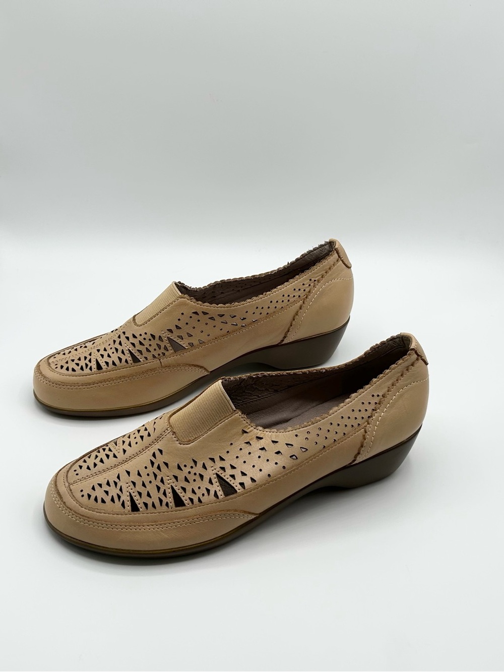Easy Spirit Tan Leather Slip On Shoes Comfort Women’s Size 7